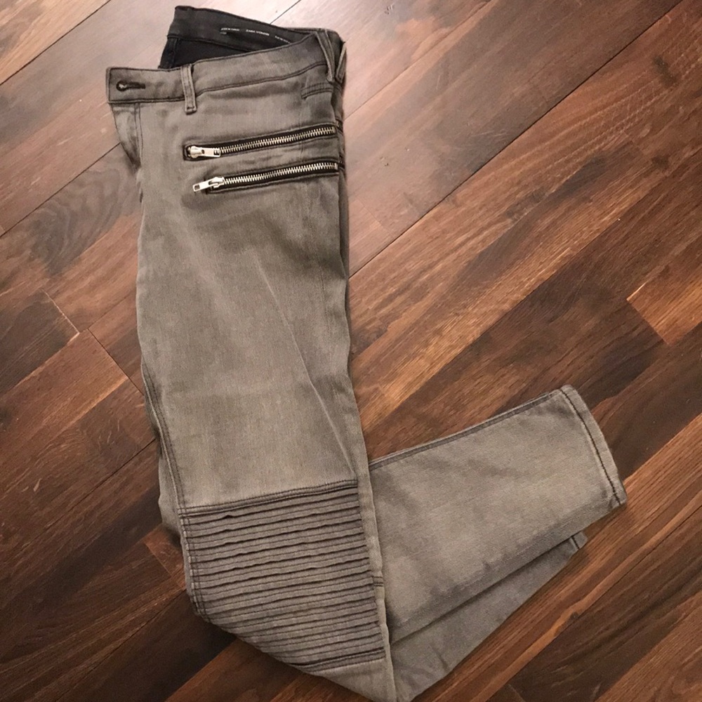 Grey Zipper Jeans